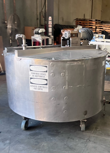 355 gallon stainless steel mix tank [355SSmix01]